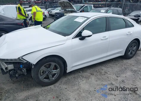 2022 Kia K5 Lxs z USA, uszkodzony, nr VIN 5XXG14J28NG145537